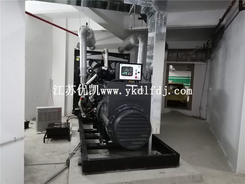 2020年8月5日，南寧某寫字樓項目1000KW上海凱普發電機組完成安裝調試培訓工作