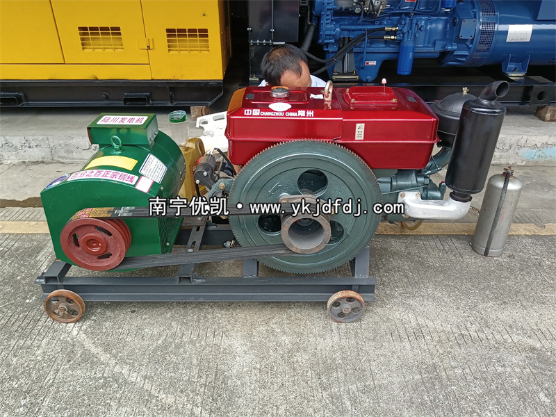 2024年7月28日，客戶到店自提15kw單缸柴油發電機組