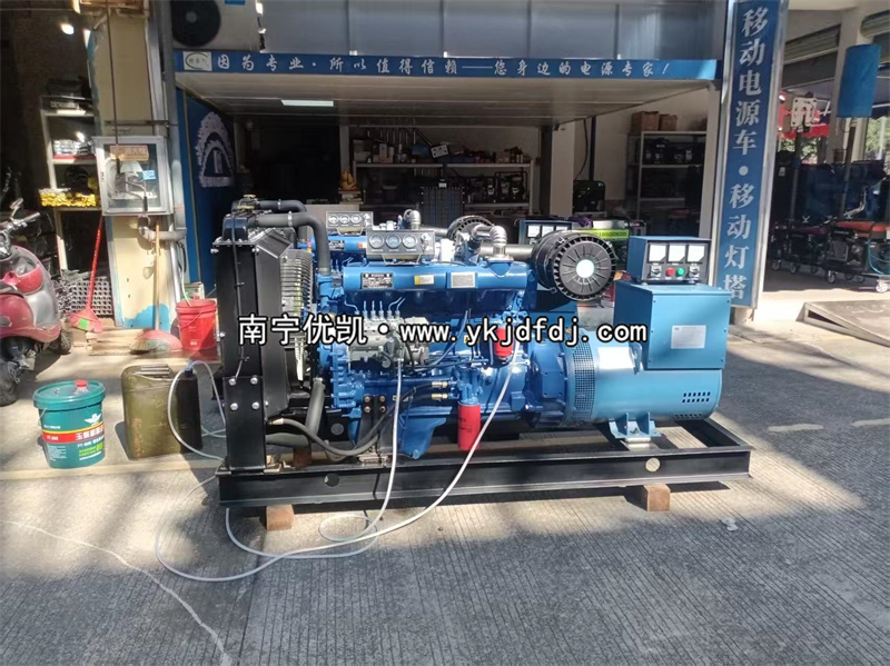 2025年11月18日，客戶到店自提兩臺80kw柴油發電機組并試機